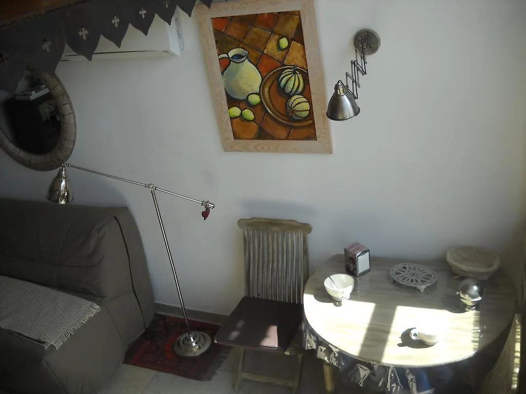 Appartement Dans Mas Provencal Grans 0*,