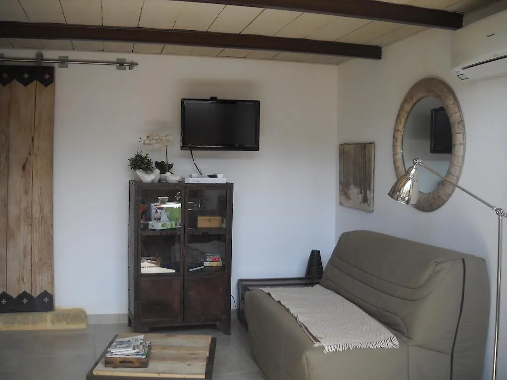 Appartement Dans Mas Provencal Grans