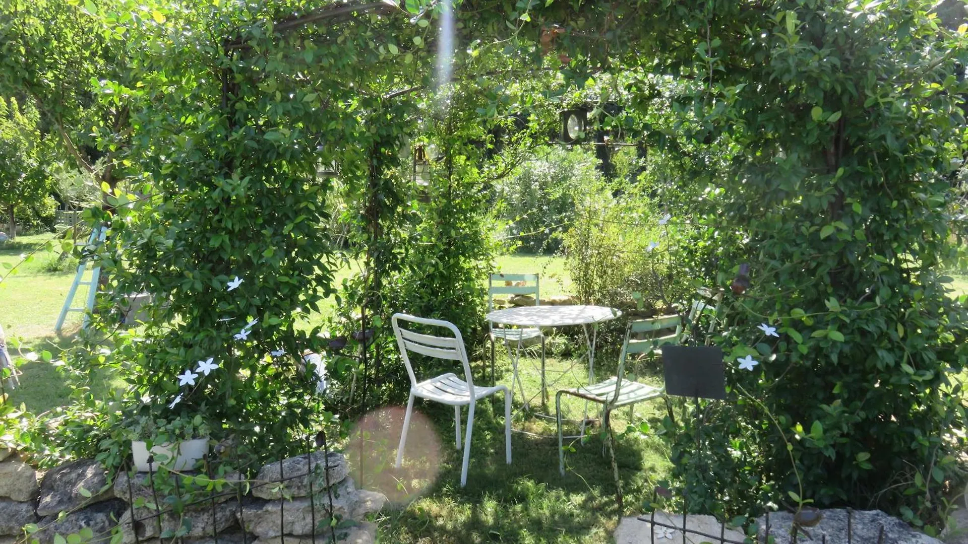 Apartment Appartement Dans Mas Provencal Grans